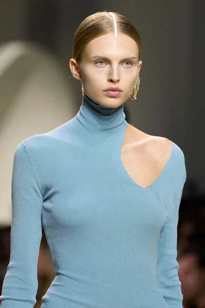 Look 14